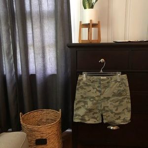Gap Cammo shorts